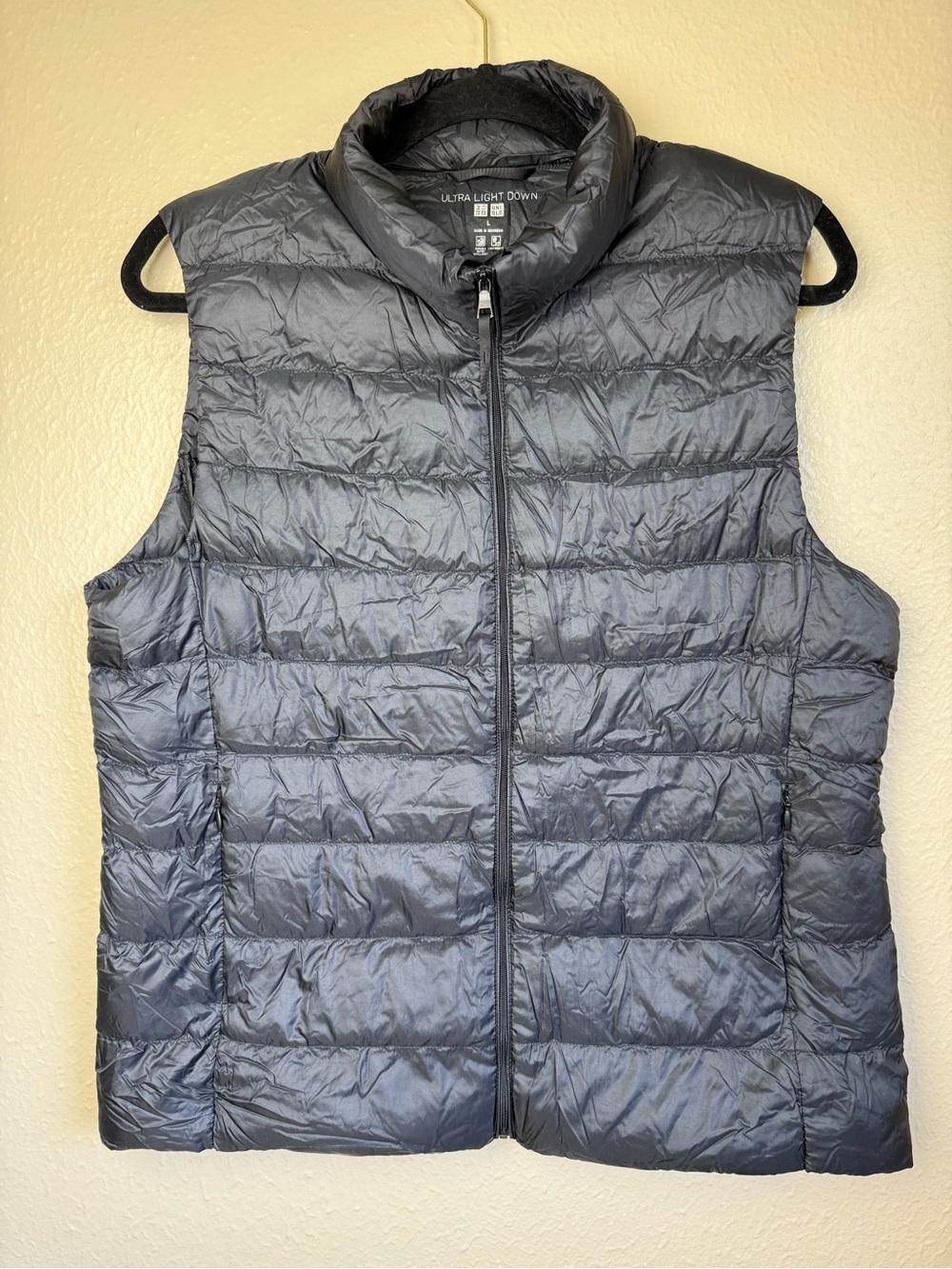 Uniqlo ultra light down vest